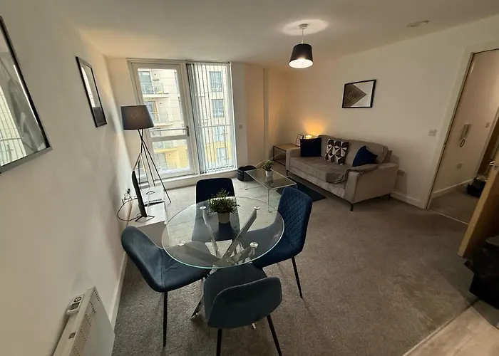 Escape To Modern 2Br In City Centre!